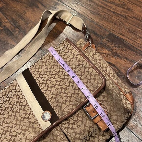 Coach Voyage Signature Messenger Bag in GUC signature jacquard fabric - Picture 16 of 16